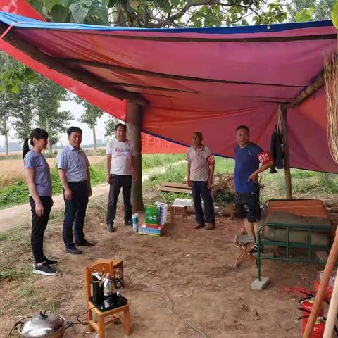 以禁烧工作的开展检验党史学习的成效――双庙乡：禁烧一线值守忙 田间地头送清凉