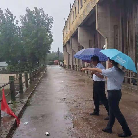 雨不停，人不懈，全力筑牢防汛“安全堤坝”---双庙乡防汛工作纪实