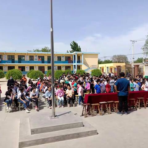 共同的责任，共同的期待--甄家庄小学家长会