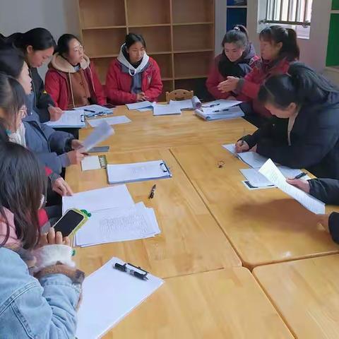 展风采 助成长——观二十五幼(中铁孟之邻）开展教师公开课观摩活动