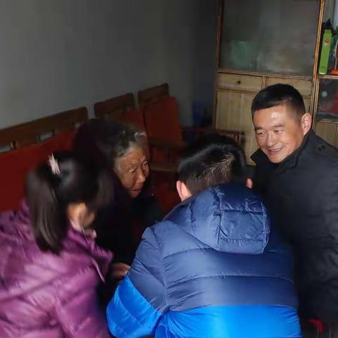 接受爱国主义教育，做好革命精神传承