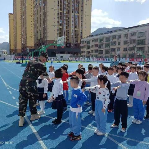 第二小学一（7）班家长课堂——行为规范训练