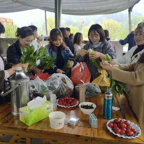 南郑农行“抒追赶超越壮志 激攻城拔寨雄心”户外联谊活动