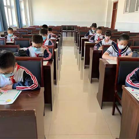 浓情母爱，感恩在心——第一小学举办母亲节手抄报绘制评比活动