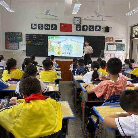 精彩了课堂，温暖了时光——记广信区第九小学十三周语文教研活动