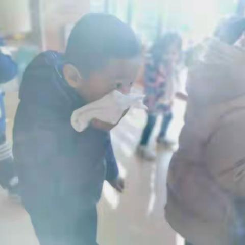 《消防安全伴我行》——红黄蓝幼儿园消防演练活动