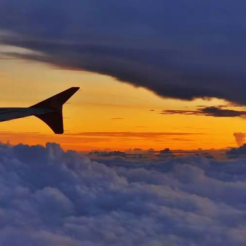 ☁️雲穿藍天✈️💫