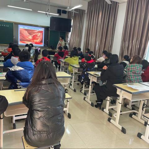 专家引领  拾级而上
回龙小学信息技术2.0专项指导