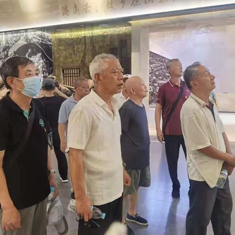 离退休党支部赴省团校开展“忆征程、悟初心、强党性”主题党日活动。