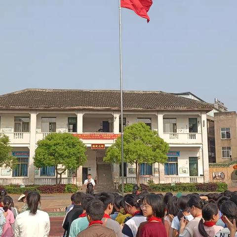 “Kiss English,Kiss the world”（亲近英语，拥抱世界）——沱江镇首届英语文