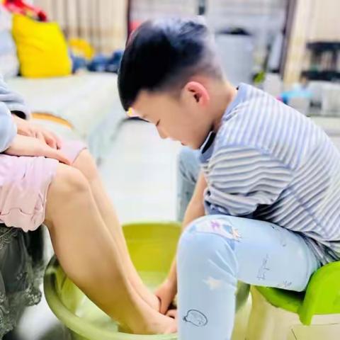 阳春三月  感恩有您——偃师区实验小学三八节主题活动