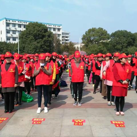 阳光明媚，桃花绽放，女神节，我们这么过