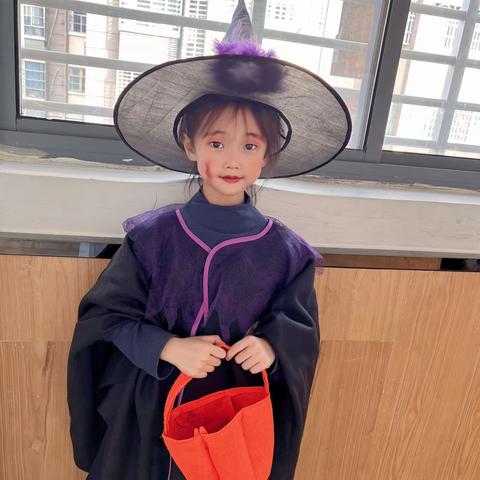 “Happy Halloween"——贝恩幼儿园大二班万圣节主题活动