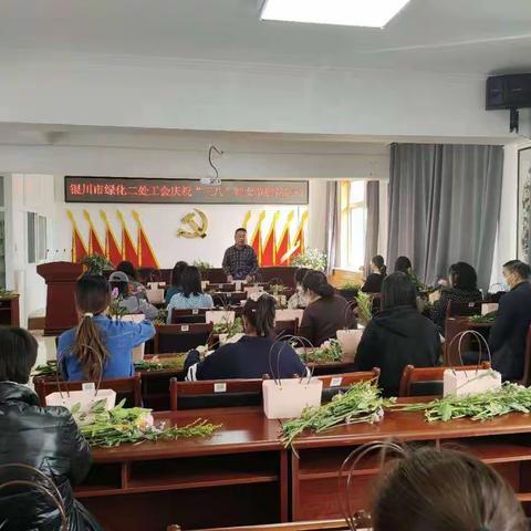 芬芳女人节  鲜花赠巾帼