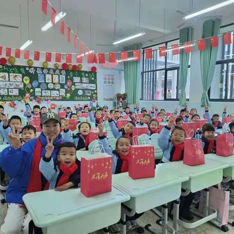 2022.2月-8月  何亚轩一年级下学期生活记录。