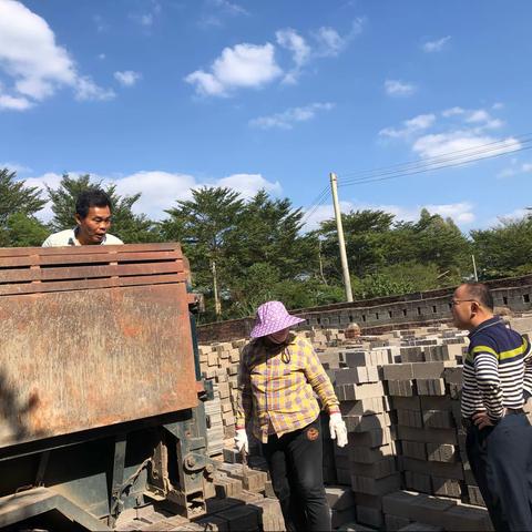 区房屋征收服务中心前往东山镇东城村在岗在位开展扶贫迎检工作