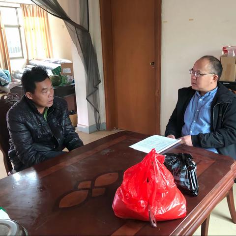 区房屋征收服务中心前往东山镇东城村在岗在位开展扶贫迎检工作