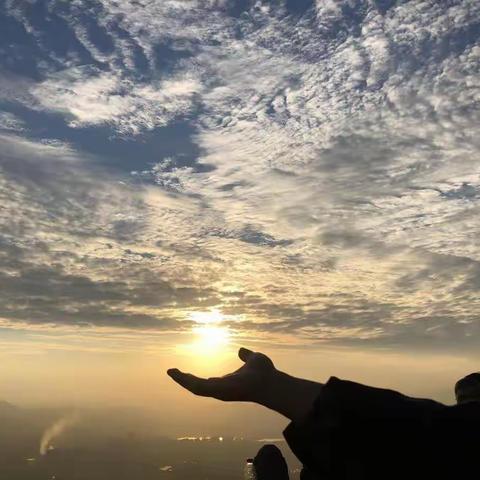 走路靠自己、但引路靠贵人