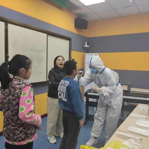 核酸检测建屏障，忠于职守护健康