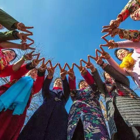 昌乐旗袍协会扎小辫、忆童年，庆祝三八美女节