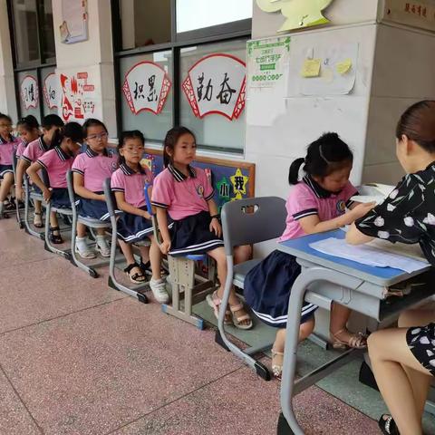 抓好语文素养，展现自我风采