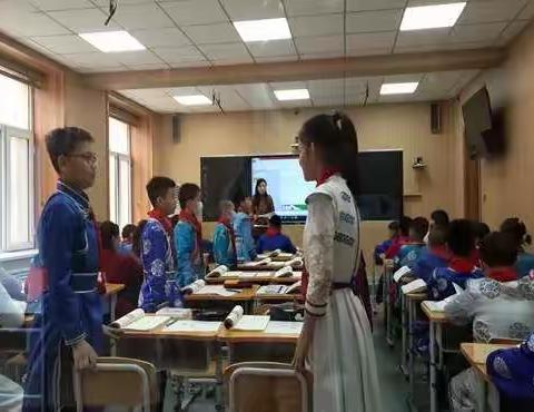 科尔沁蒙古族中学骨干教师 “展示课”活动实况