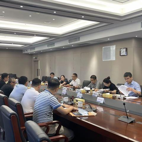 建行贵州省分行与云岩区政府来访会谈