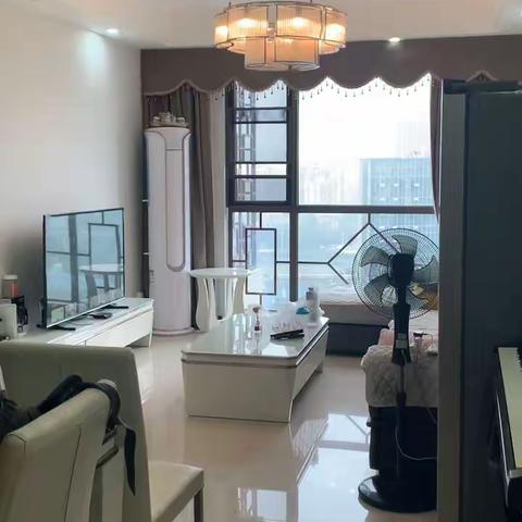 ⭐东坡岛网红水街旁，阳光1519望江塮产权69，3/2/2户型。精装修，楼层巴适得很，房东诚心出售69.8万。v6833