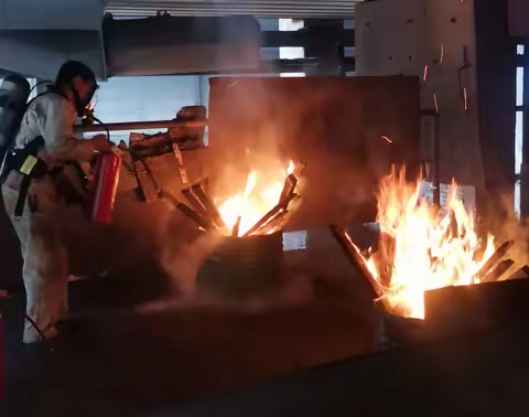 国钛科技开展渣饼喷爆火灾应急演练