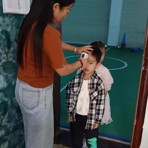 大江口镇中心幼儿园中班第三周活动剪影