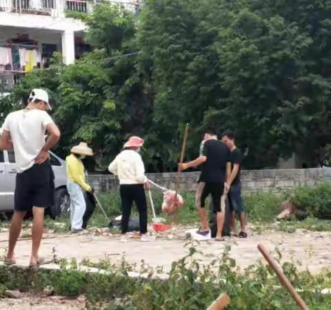 区人社局到海罗村继续开展人居环境卫生整治工作简报（7月31日）