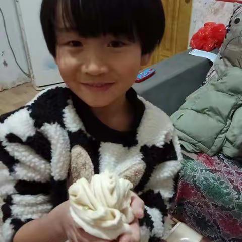 油田十五小学一年级三班小可爱们寒假生活丰富多彩