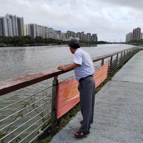 振龙社区加强对辖区内海甸河没河道路进行巡查工作