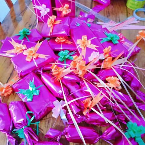 童心幼儿园祝大家新年快乐！