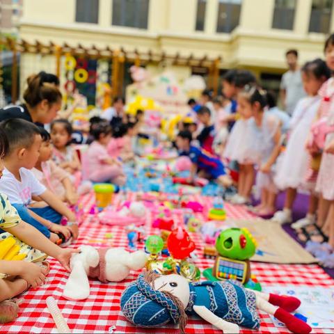 【小老板，大梦想】—中育品格华著幼儿园跳蚤市场开业啦