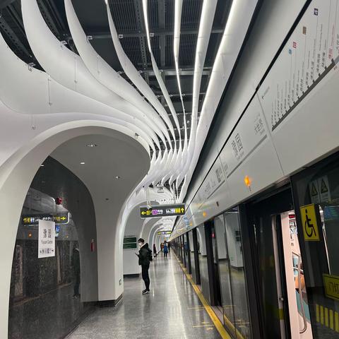 地铁14号线站台