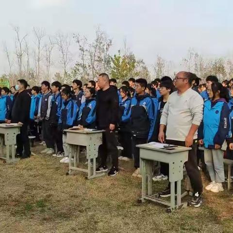 凌桥中学举行“共庆二十大 奋进新征程”革命歌曲大合唱比赛