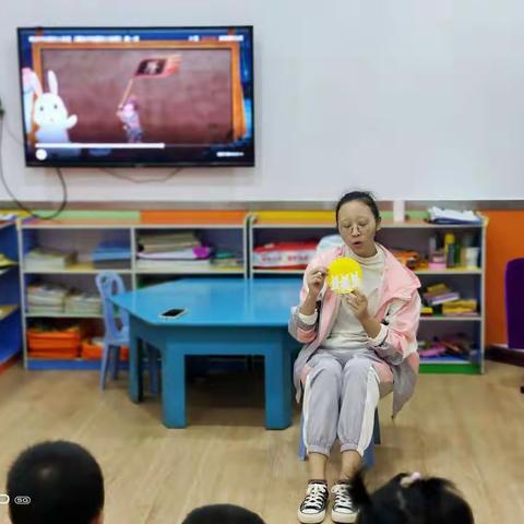 鹿歌幼儿园小一班庆中秋活动