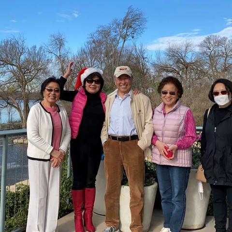 重逢在异国他乡