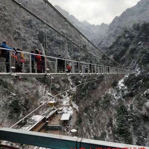 甘肃大墩峡玻璃栈道