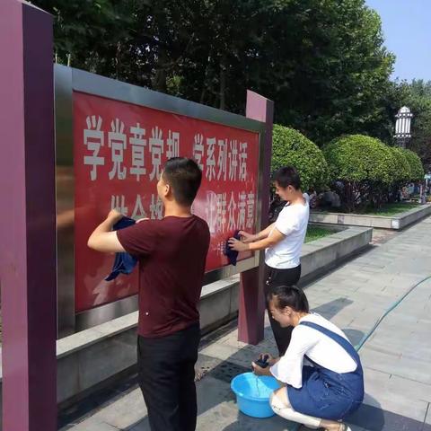 区民政局持续开展“大清扫、大擦洗、大整治”路长制工作