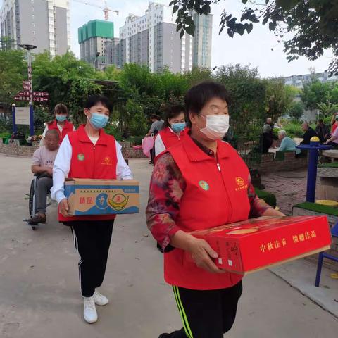 同过中秋节 浓浓敬老情（我们的节日~中秋节）