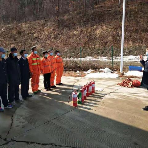 【吉高服务区公司安全系列】依兰服务区开展消防安全知识培训 提升服务区员工安全防火技能