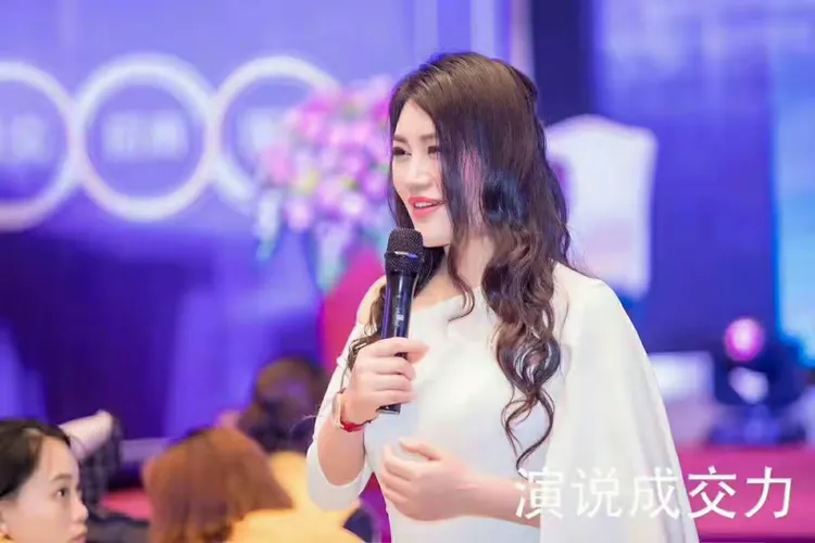 加盟企业家白金会员俱乐部,将获得聚能文化董事长邹文静老师品牌课程