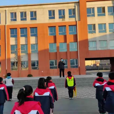 南秀林小学
“传承雷锋精神 弘扬时代新风”
主题教育活动总结