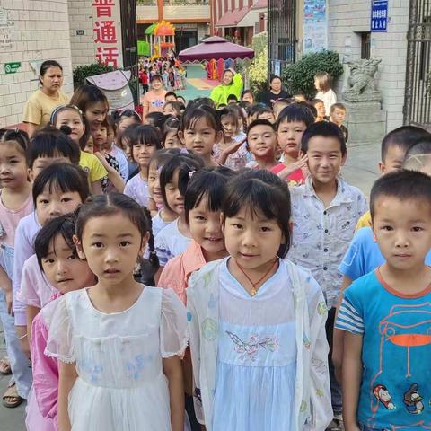 初遇小学，体验成长--启萌幼儿园参观新九镇中心小学