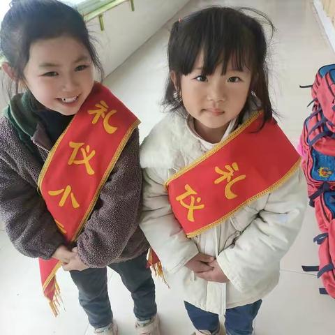 李庄中心幼儿园中二班宝贝儿一周精彩瞬间