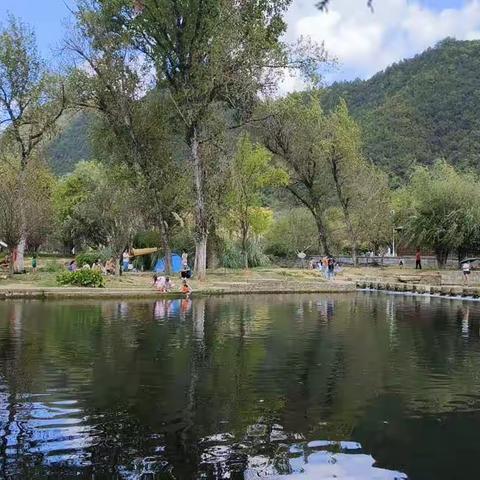 20230930国庆长假第二天，陪89岁老父亲到花溪国家城市湿地公园游玩。