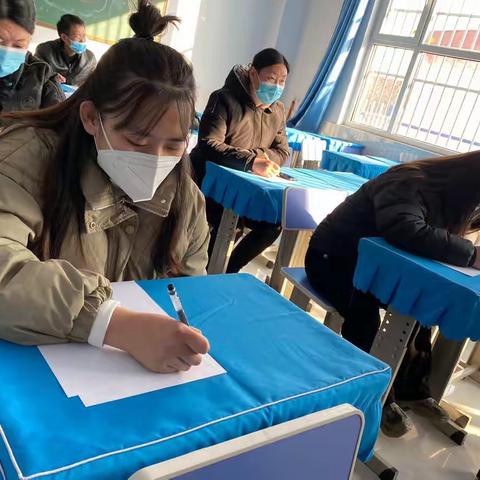 人勤春来早，奋进正当时—新市小学电子白板培训活动