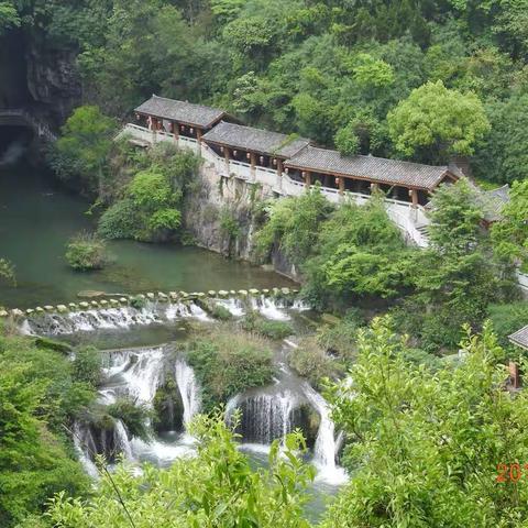 重游天河潭  天河潭经过改造升级后，区间有了电瓶车，景区陡坡有了电梯，重游的感觉心情畅快！